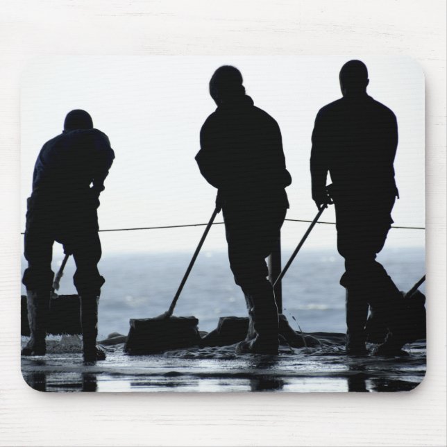 Tapis De Souris Des marins balaient la baie du hangar (Devant)