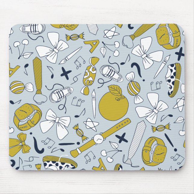 Tapis De Souris Des trucs amusants de petite école éparpillés sur (Devant)