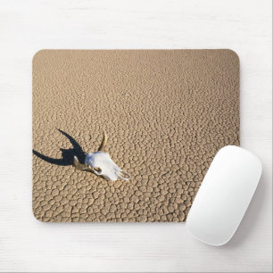 Tapis De Souris Deserts Cow Skull on the Desert Ground