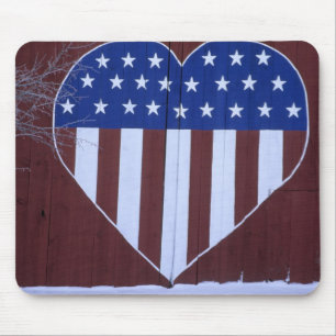 Tapis De Souris Drapeau dans la forme de coeur peinte sur la