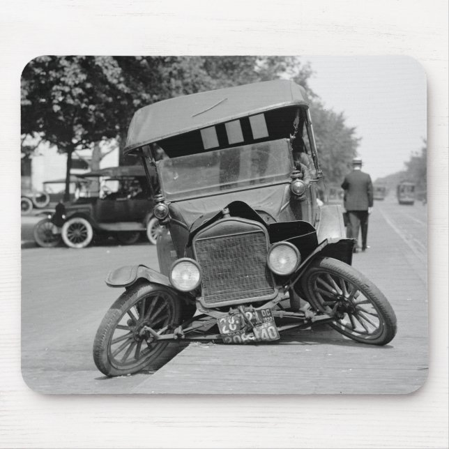 Tapis De Souris Feet évasé, 1922 (Devant)