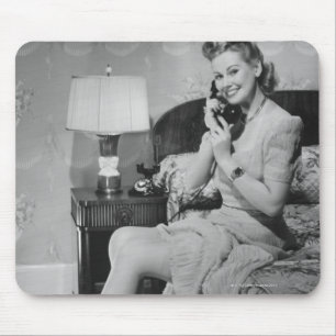 Tapis De Souris Femme parlant au téléphone