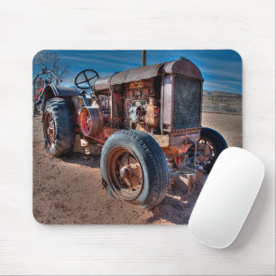 Tapis De Souris Fermes   Tracteur d'antiquité rouillé