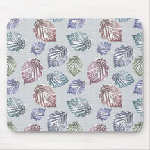 Feuilles d'open work sur un arrière - plan gris cl