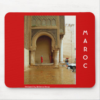 Tapis De Souris Fille dans le manteau rouge