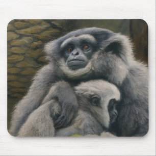 Tapis De Souris Gibbon Shelter - Emotional Wildlife Portrait