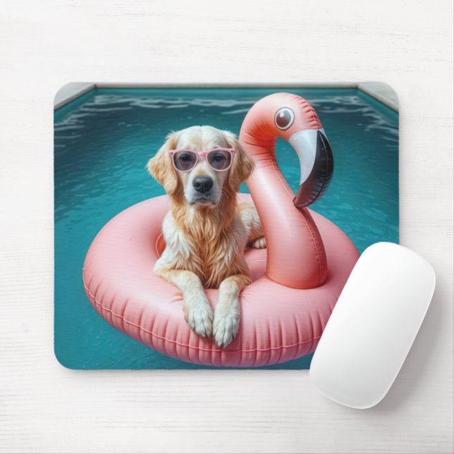Tapis De Souris Golden Retriever Floating In a Flamingo Float (Avec souris)