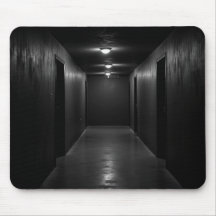 Hall sombre en perspective