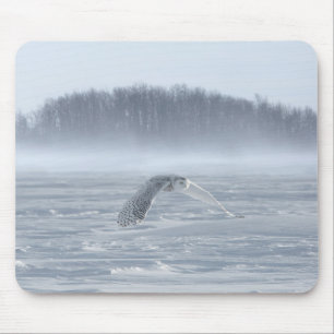 Tapis De Souris Hibou des neiges en vol en hiver