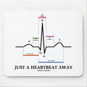 Tapis De Souris Juste un battement de coeur loin (EKG/ECG)