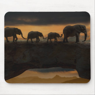 Tapis De Souris La famille des éléphants marche dans une rangée