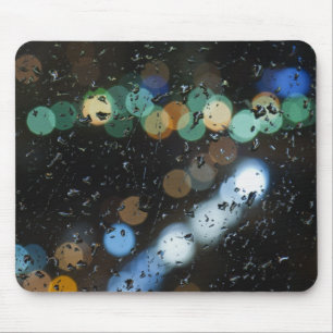 Tapis De Souris La pluie tombe sur le verre de la fenêtre