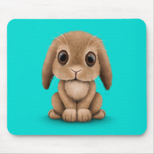 Tapis De Souris Lapin Brown mignon de bébé sur le bleu