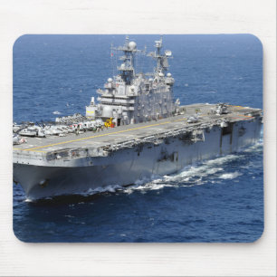 Tapis De Souris Le bateau d'assaut amphibie USS Peleliu