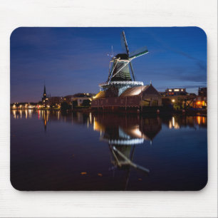 Tapis De Souris Le moulin à vent de Leidschendam avec réflexion 