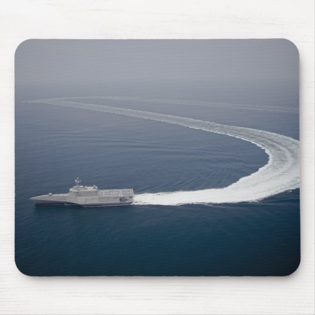 Tapis De Souris Le navire de combat littoral Independence 4 (Devant)