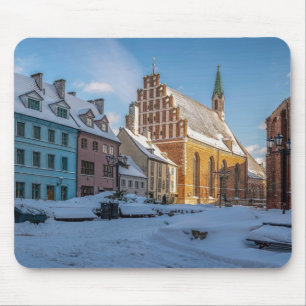 Tapis De Souris L'église Saint-Pierre en hiver à Riga, Lettonie