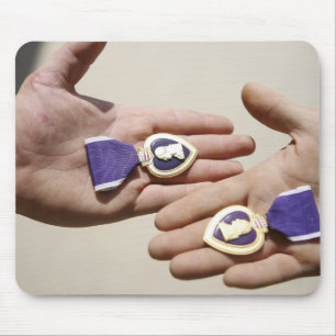 Tapis De Souris Les destinataires de Purple Heart montrent leurs