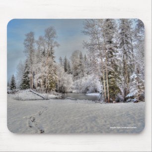 Tapis De Souris Les pâturages agricoles en neige hivernale