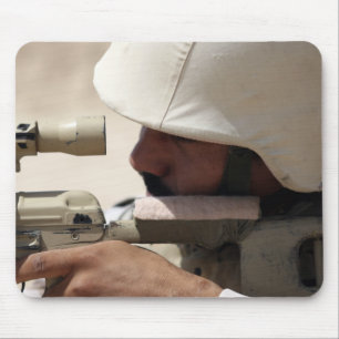 Tapis De Souris Les vues irakiennes de sergent d'armée dans vers