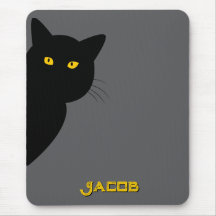 Les yeux jaunes chat noir vous saluant coutume