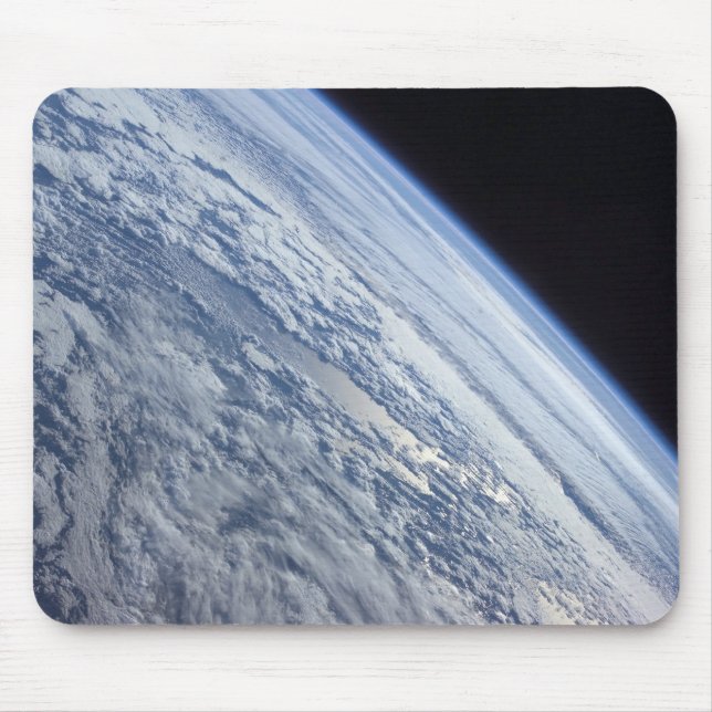 Tapis De Souris L'horizon terrestre contre la noirceur de l'espace (Devant)