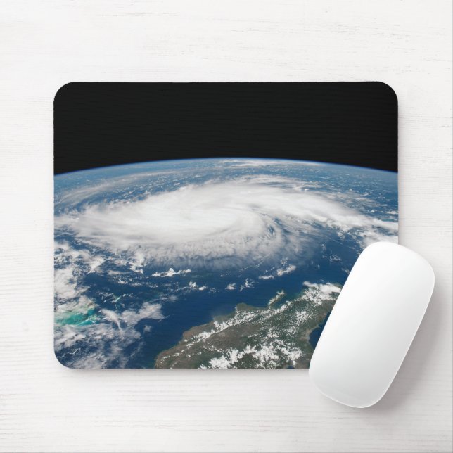 Tapis De Souris L'Ouragan Dorian Au-Dessus De L'Océan Atlantique. (Avec souris)