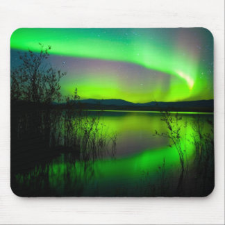 Tapis De Souris Lumières du nord reflétées sur le lac