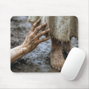 Tapis De Souris Main boueuse tendue vers Jésus