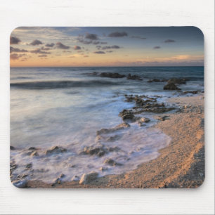 Tapis De Souris Mer des Caraïbes, Îles Caïmans. Vagues déferlantes