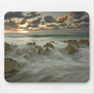 Tapis De Souris Mer des Caraïbes, Îles Caïmans. Vagues déferlantes