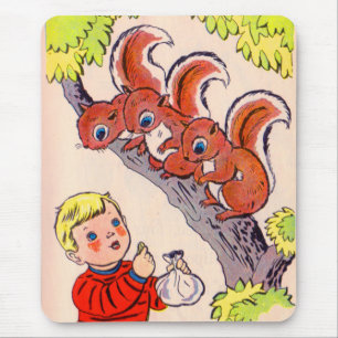 Tapis De Souris mignon petit garçon nourrit de mignons petits écur