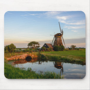 Tapis De Souris Moulin à vent dans la campagne dans le mousepad d