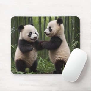 Tapis De Souris Pandas Bébés En Jeu Dans Une Forêt De Bambou,