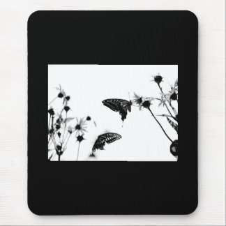 Tapis De Souris Papillon B/W sur une fleur
