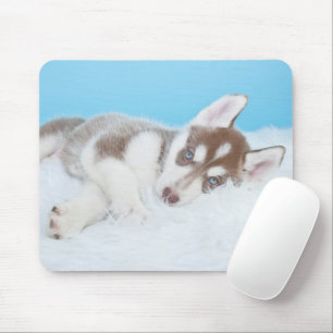 Tapis De Souris Petite marionnette Husky posée sur une couverture