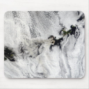 Tapis De Souris Plume de volcan d'Okmok, îles Aléutes