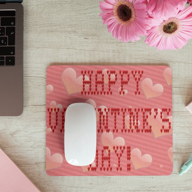 Tapis De Souris Police en forme de coeur minuscule Heureuse Sainte (Happy Valentine's Day Tiny Heart Shaped Font Mouse Pad)