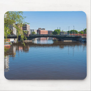 Tapis De Souris pont de la rue state franchissant la rivière milwa