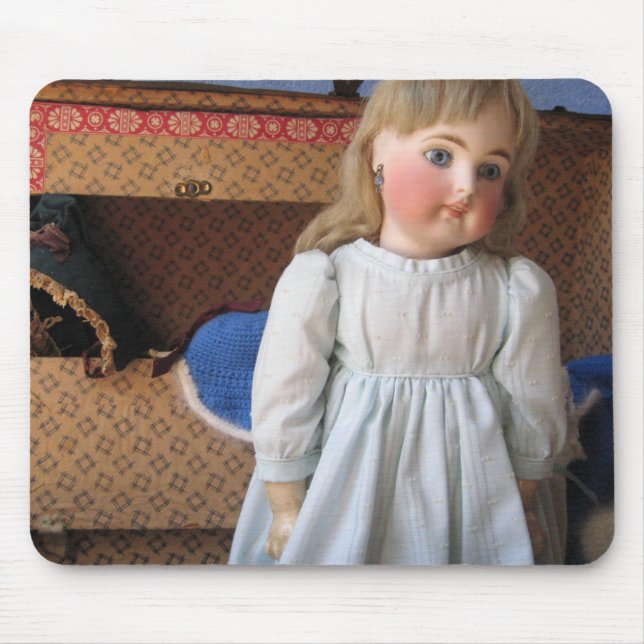 Tapis De Souris Poupée antique de Belton avec le trousseau (Devant)