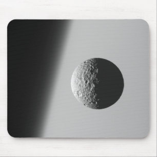 Tapis De Souris Saturn's moon Mimas
