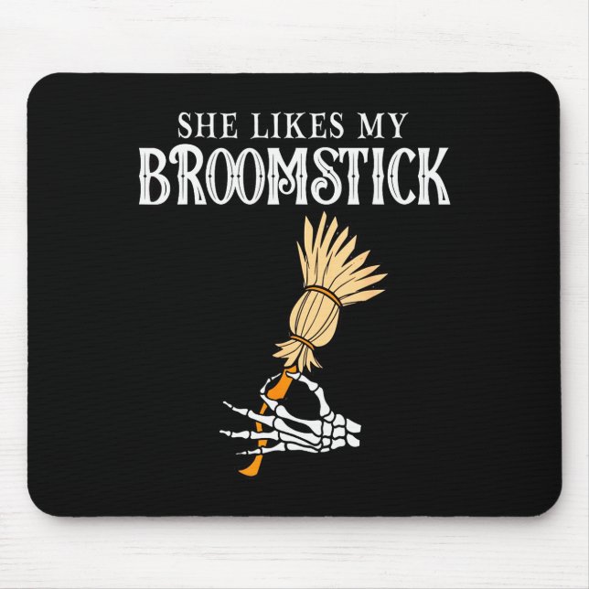 Tapis De Souris She Likes My Broomstick Couples Pumpkins Skeleton  (Devant)