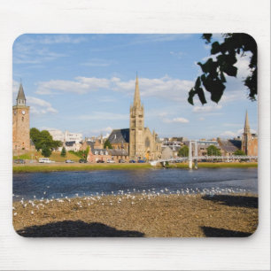 Tapis De Souris Skyline et rivière de la ville pittoresque d'Inve