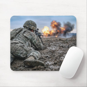 Tapis De Souris Soldat américain visant un fusil