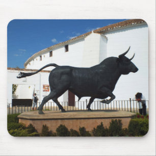 Tapis De Souris Statue d'un taureau à Ronda, Espagne
