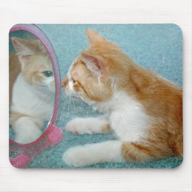 Tapis De Souris Tabby cat regardant dans le miroir (Devant)