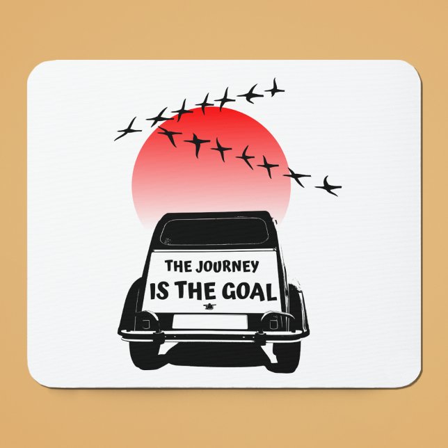 Tapis De Souris The journey is the goal sunset - oldtimer 2CV (2CV Mouse Pad in White with a Red Sunset and Birds Illustration)
