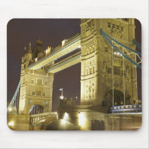 Tapis De Souris Tower Bridge et la Tamise au crépuscule, Londres,