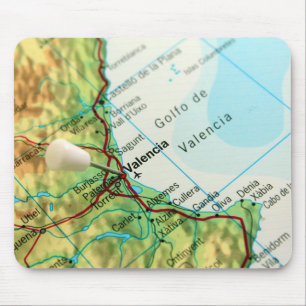 Tapis De Souris Tracez avec la goupille indiquant la ville de