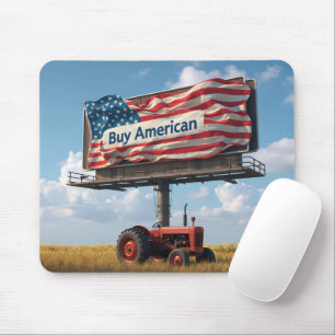 Tapis De Souris Tracteur agricole rétro sous un panneau publicitai